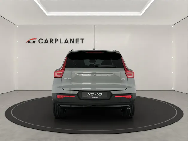 VOLVO XC40 2.0 B3 MH Plus Dark
