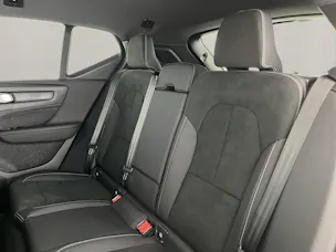 VOLVO XC40 2.0 B3 MH Plus Dark