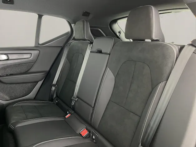 VOLVO XC40 2.0 B3 MH Plus Dark