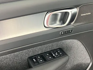 VOLVO XC40 2.0 B3 MH Plus Dark