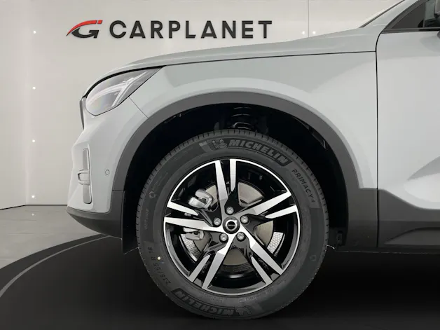 VOLVO XC40 2.0 B3 MH Plus Dark