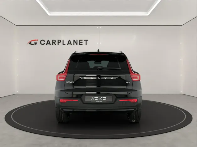 VOLVO XC40 2.0 B3 MH Plus Dark
