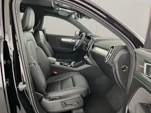 VOLVO XC40 2.0 B3 MH Plus Dark