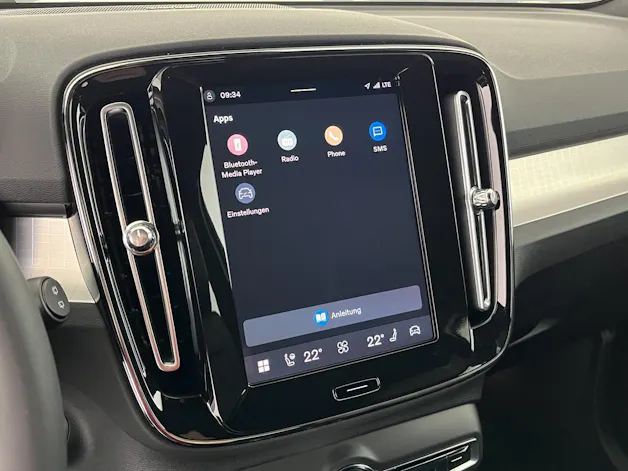 VOLVO XC40 2.0 B3 MH Plus Dark