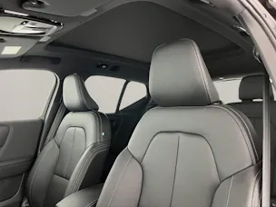 VOLVO XC40 2.0 B3 MH Plus Dark