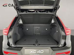 VOLVO XC40 2.0 B3 MH Plus Dark