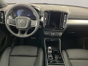 VOLVO XC40 2.0 B3 MH Plus Dark
