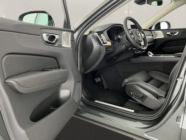 VOLVO XC60 2.0 T8 TE Ultra Dark eAWD