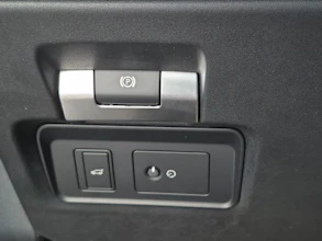 https://vehicle.imgix.net/4452741/9799e5fa-0db8-41c7-8c30-ff17c16ad5ab.jpg