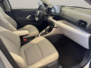 Toyota Yaris 1.5 VVT-i HSD Premium Voll-Hybrid
