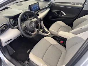 Toyota Yaris 1.5 VVT-i HSD Premium Voll-Hybrid