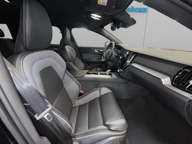 VOLVO V60 2.0 B4 Plus Dark