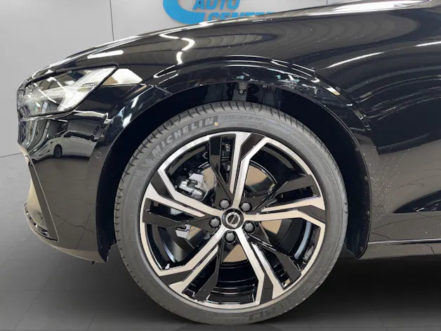 VOLVO V60 2.0 B4 Plus Dark