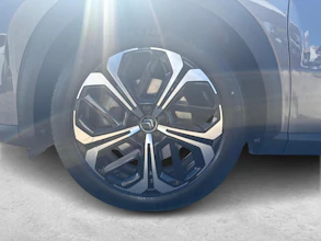 https://vehicle.imgix.net/4452757/8001a7e7-b2a5-41b7-a4dd-6e9f3acb630d.jpg