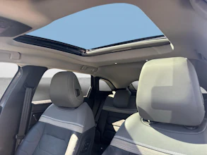 https://vehicle.imgix.net/4452757/97c301a3-6d47-4ddf-bbe6-cf1cdeb07c1f.jpg