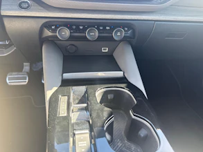 https://vehicle.imgix.net/4452757/b07afd32-f649-49de-a9c0-cfbea24d01f1.jpg