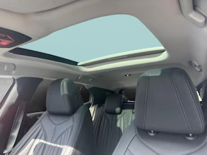https://vehicle.imgix.net/4452764/3fd0c863-c728-466b-bbaf-e7a71f387497.jpg