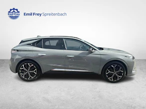 https://vehicle.imgix.net/4452764/da4a8850-fa58-4b44-a384-e0decdd8edeb.jpg