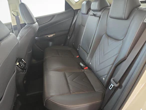 https://vehicle.imgix.net/4452774/e39f87fb-943e-4e56-8c8a-5be41ec052c2.jpg
