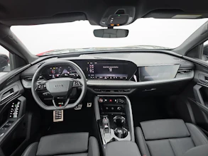 https://vehicle.imgix.net/4452786/b095e634-f98e-4a1b-a282-a910c645ede7.jpg