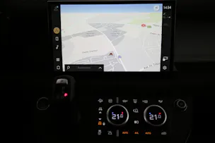Land Rover Defender 110 2.0 P400e SE