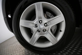 https://vehicle.imgix.net/4452820/d6d8afbd-d35b-429f-baf6-a6b335ae7c10.jpg