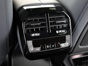 BMW iX xDrive60