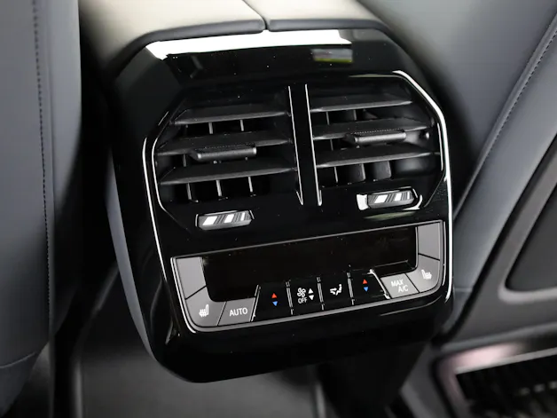 BMW iX xDrive60