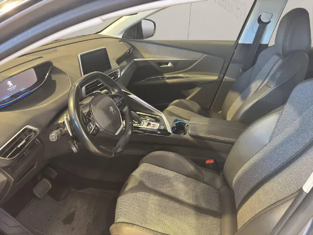 PEUGEOT 3008 1.5 BlueHDi Allure