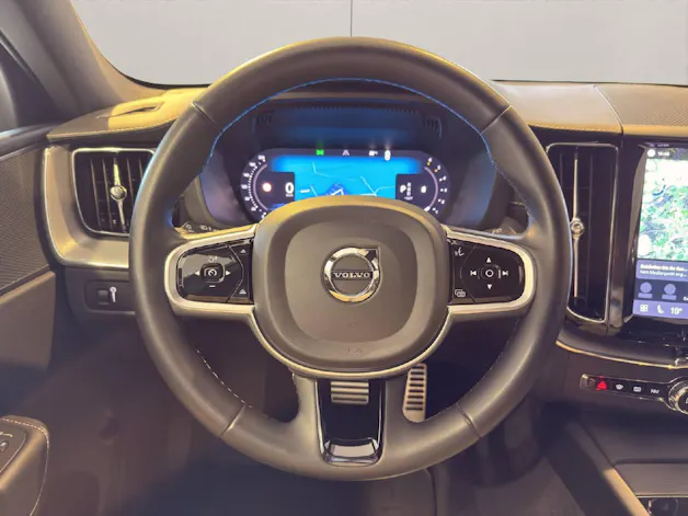 VOLVO XC60 2.0 B5 MH R-Design AWD