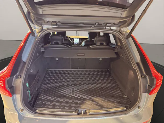 VOLVO XC60 2.0 B5 MH R-Design AWD