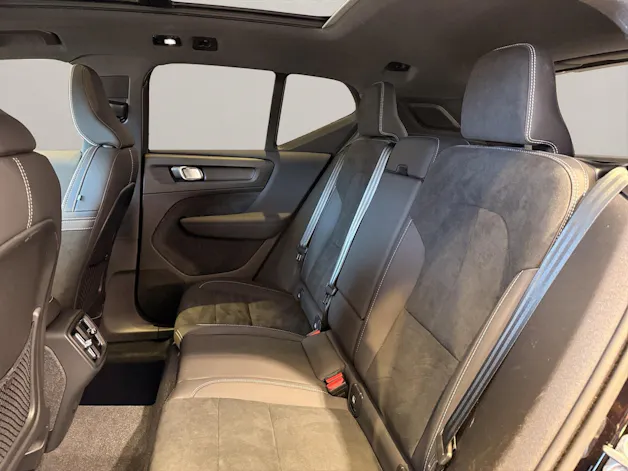 VOLVO XC40 2.0 B4 MH Ultimate Dark AWD