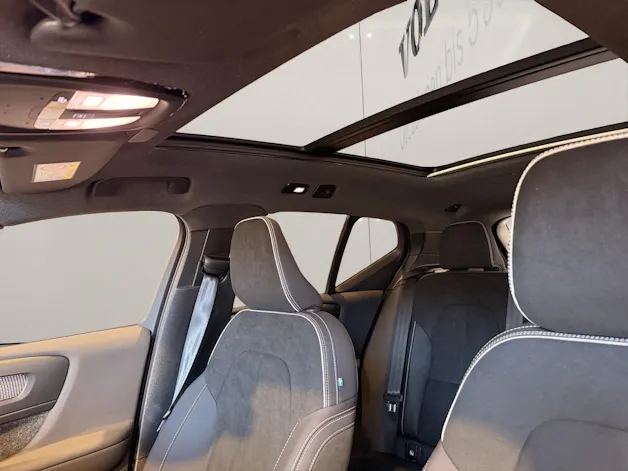 VOLVO XC40 2.0 B4 MH Ultimate Dark AWD