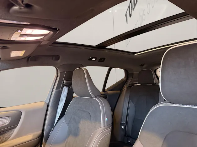VOLVO XC40 2.0 B4 MH Ultimate Dark AWD