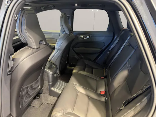 VOLVO XC60 2.0 T6 TE Ultra Dark eAWD