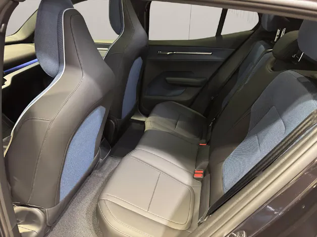 VOLVO EX30 CC E60 Twin Performance AWD