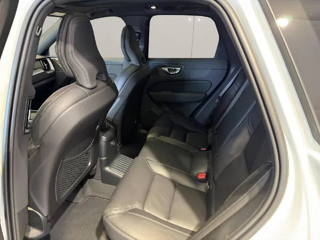 VOLVO XC60 2.0 T8 TE Ultra Dark eAWD