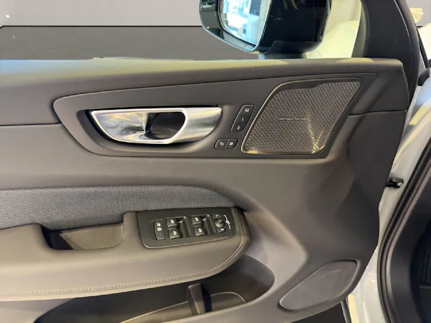 VOLVO XC60 2.0 T8 TE Black Edition eAWD
