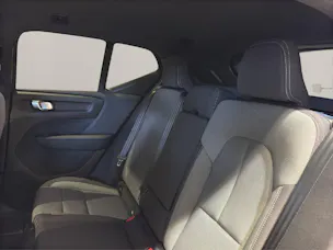 VOLVO XC40 2.0 B3 MH Plus Dark