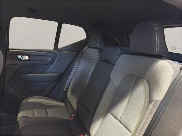 VOLVO XC40 2.0 B3 MH Plus Dark
