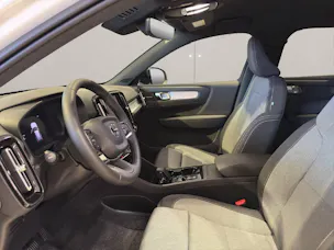 VOLVO XC40 2.0 B3 MH Plus Dark