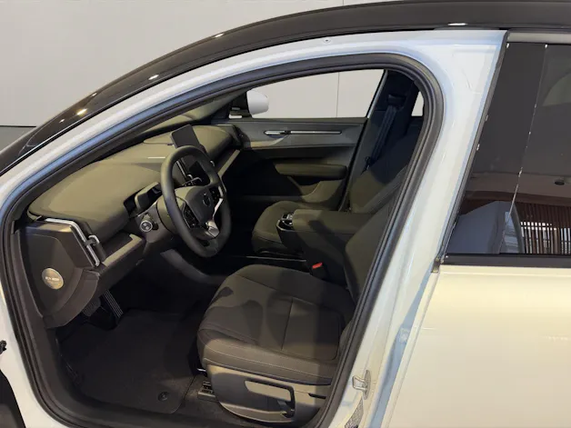 VOLVO EX30 CC P8 Plus AWD