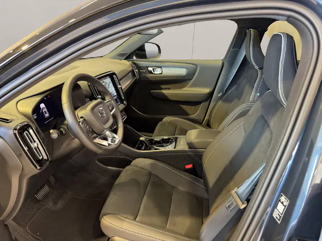 VOLVO EX40 Twin Black Edition AWD