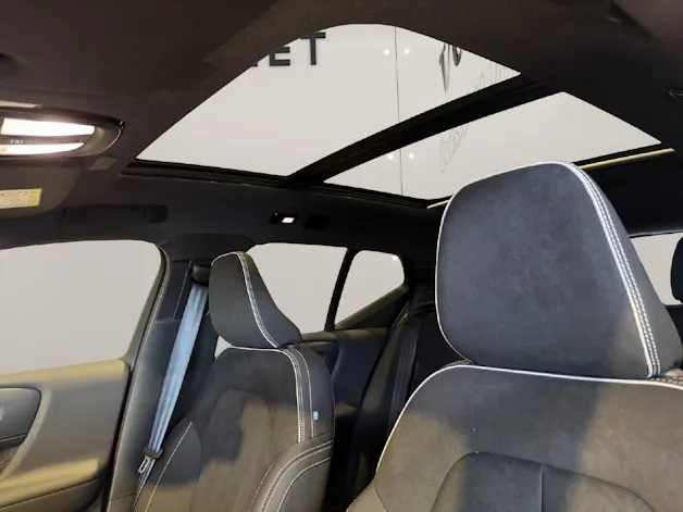 VOLVO EX40 Twin Black Edition AWD