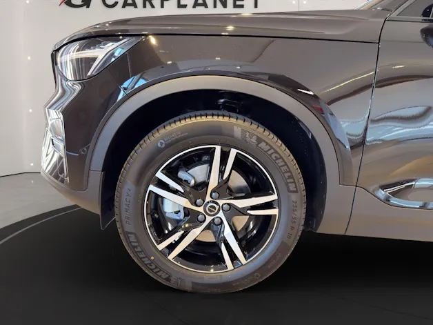 VOLVO XC40 2.0 B3 MH Plus Dark