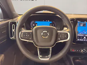 VOLVO XC40 2.0 B3 MH Plus Dark
