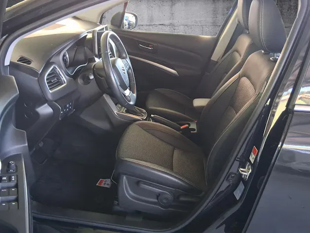 Suzuki S-Cross 1.5 Compact Top Hybrid 4x4