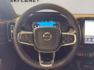VOLVO XC40 2.0 B3 MH Plus Dark