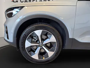 VOLVO XC40 2.0 B3 MH Plus Dark