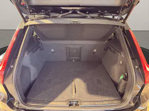 VOLVO XC40 2.0 B3 MH Plus Dark